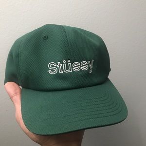 Stussy hat in Forrest green